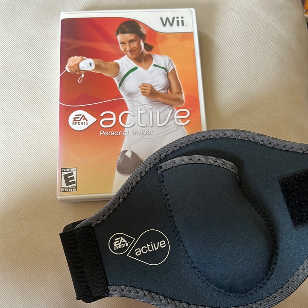Wii Active Personal Trainer Game with Leg Strap